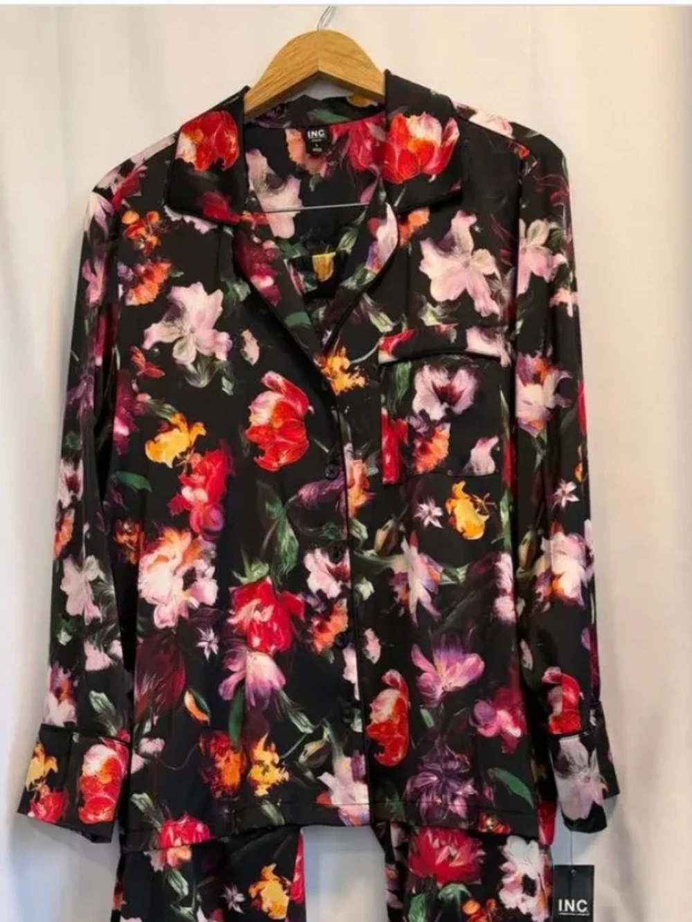 INC International Concepts Black Floral Satin Long sleeve TOP NWT